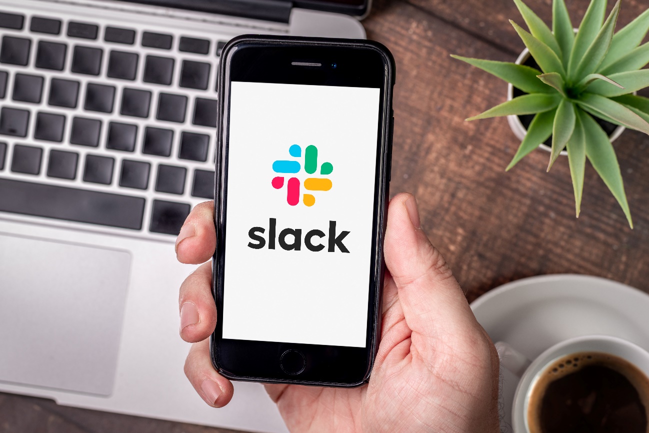 Slackスタンプ作り方解説も】社風が見える!?KMCのオリジナルスタンプが